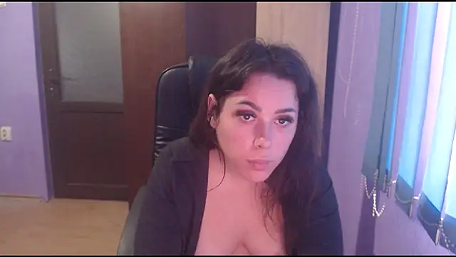 LovelyJulliette online show from February 2, 1:19 pm