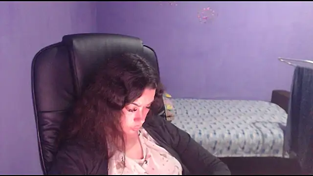 LovelyJulliette online show from February 4, 6:27 pm