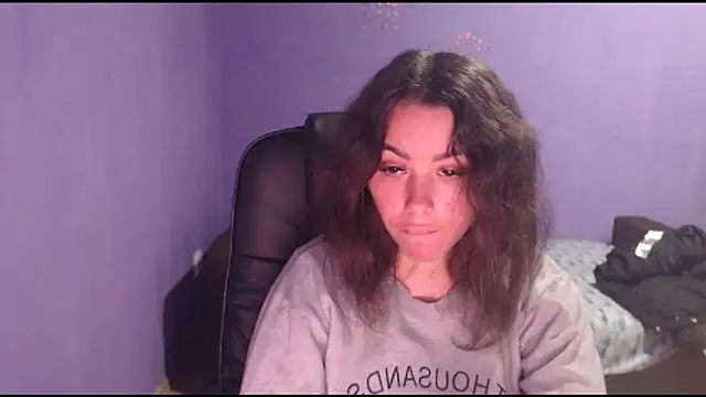 LovelyJulliette online show from February 8, 4:36 pm