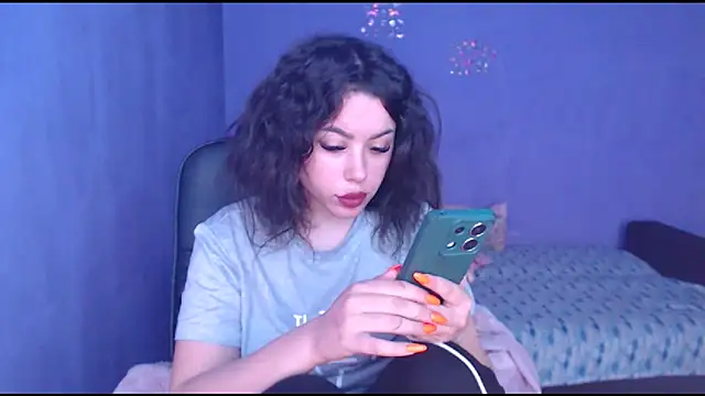 LovelyJulliette online show from February 12, 1:37 pm