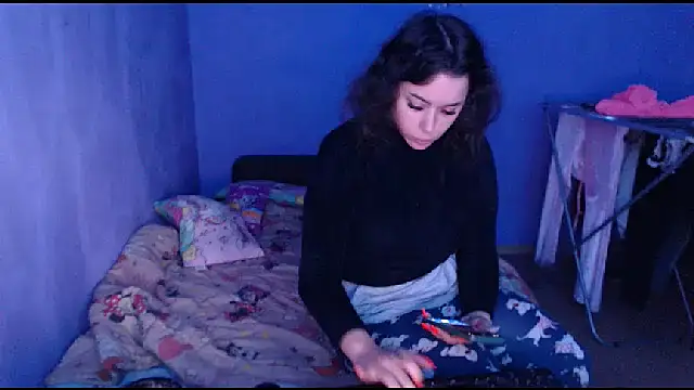 LovelyJulliette online show from February 17, 1:10 pm