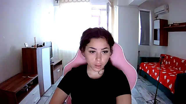 LovelyJulliette online show from September 24, 2:20 pm