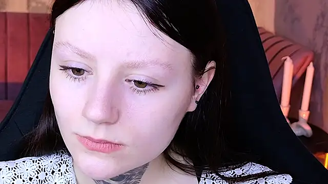 VeliraBraitberg online show from December 7, 8:11 am