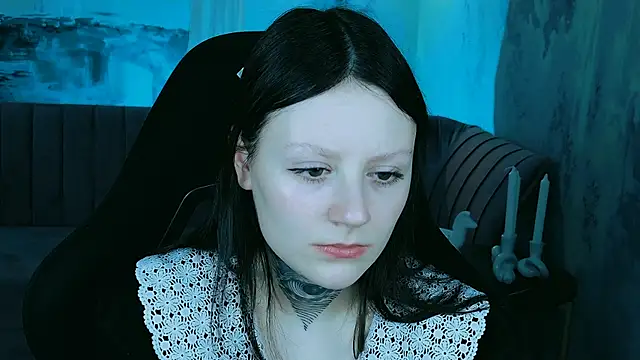 VeliraBraitberg online show from December 7, 11:18 am