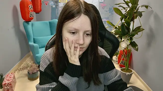 VeliraBraitberg online show from January 4, 5:05 am