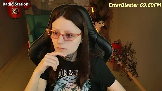 VeliraBraitberg online show from January 9, 11:14 am