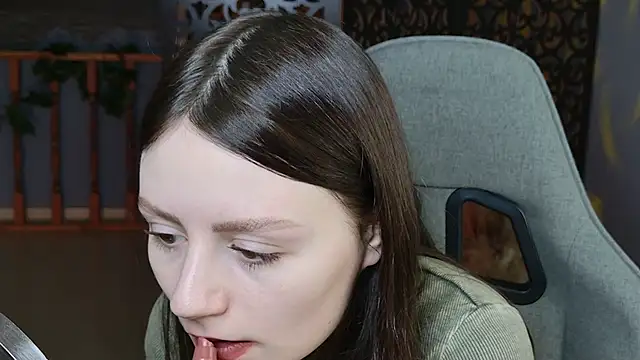 VeliraBraitberg online show from February 5, 5:09 am