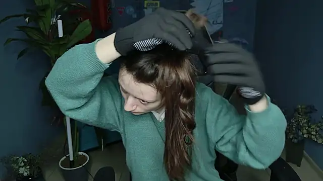 VeliraBraitberg online show from March 8, 5:07 am