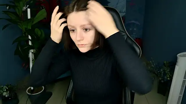 VeliraBraitberg online show from March 12, 5:02 am