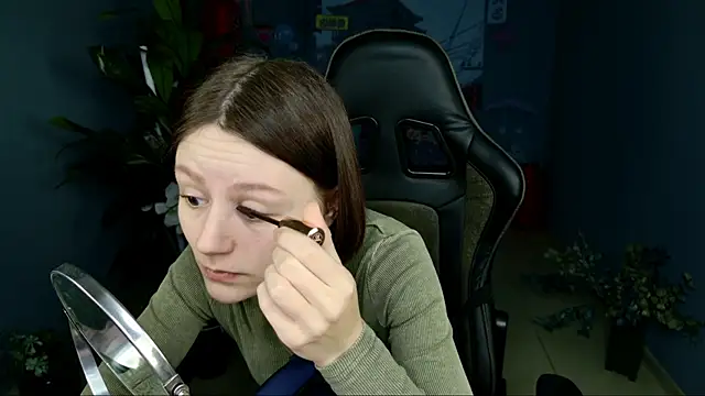 VeliraBraitberg online show from March 14, 5:05 am