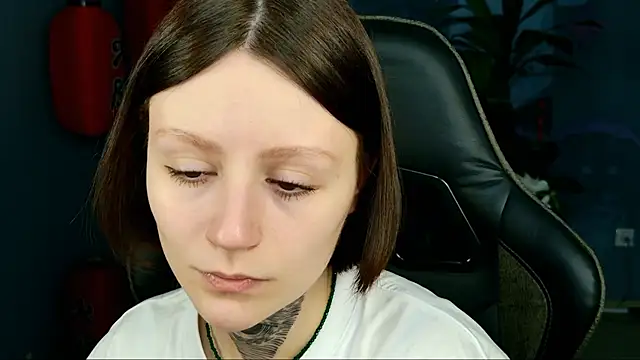 VeliraBraitberg online show from March 16, 8:10 am