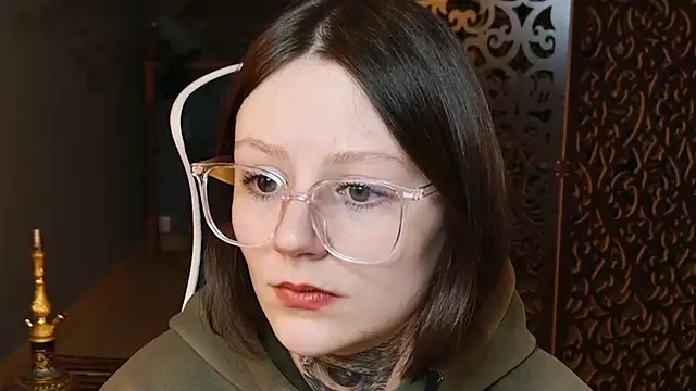 VeliraBraitberg online show from March 21, 8:17 am