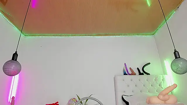 shannon kane  online show from March 22, 5:41 pm