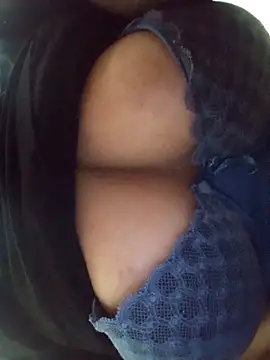 Snapshot of Blueecherry chatting on January 6, 7:50 pm Blueecherry online show from January 6, 7:50 pm