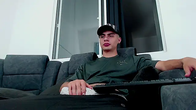 Snapshot of Stiven_CL chatting on October 16, 4:46 am Stiven CL online show from October 16, 4:46 am