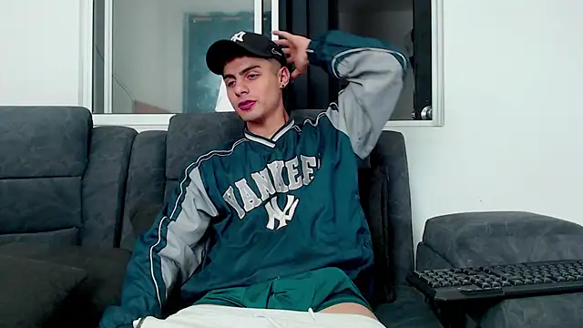 Snapshot of Stiven_CL chatting on October 20, 4:24 am Stiven CL online show from October 20, 4:24 am