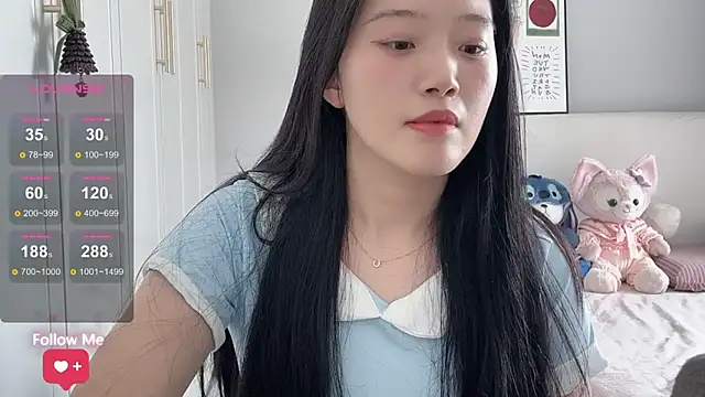 Snapshot of rose-u chatting on May 20, 3:56 am rose-u online show from May 20, 3:56 am