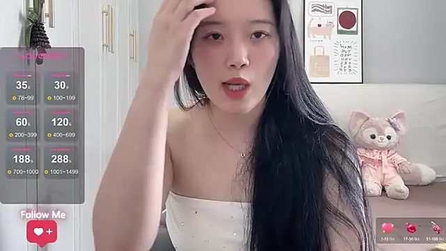 Snapshot of rose-u chatting on May 23, 3:56 am rose-u online show from May 23, 3:56 am