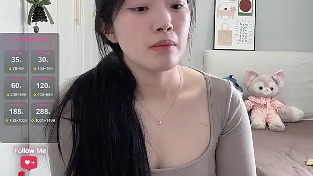 Snapshot of rose-u chatting on May 24, 1:10 am rose-u online show from May 24, 1:10 am