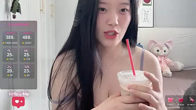 Snapshot of rose-u chatting on May 26, 1:23 am rose-u online show from May 26, 1:23 am