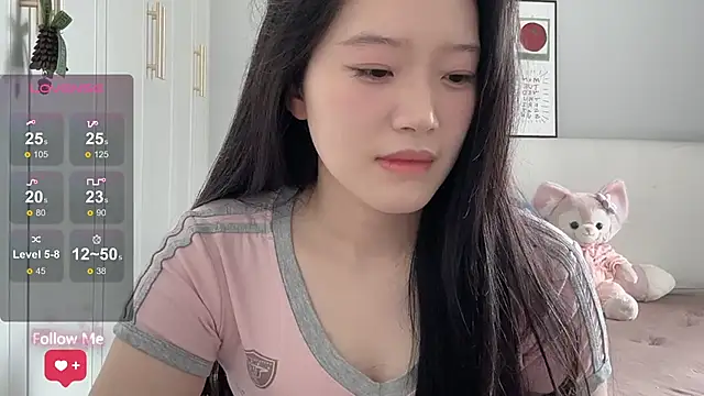 Snapshot of rose-u chatting on June 20, 1:09 am rose-u online show from June 20, 1:09 am