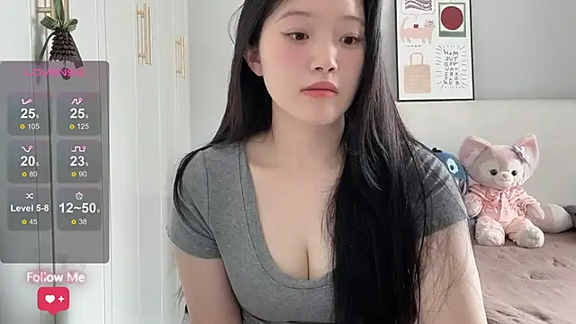Snapshot of rose-u chatting on June 25, 12:43 am rose-u online show from June 25, 12:43 am