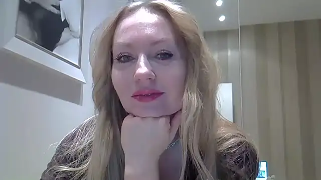 ZarinaSwift online show from February 11, 4:44 am