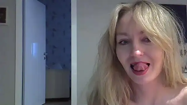 ZarinaSwift online show from February 19, 5:16 am