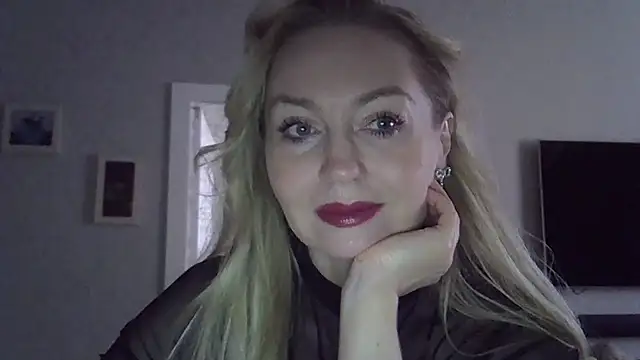 ZarinaSwift online show from October 8, 4:32 am