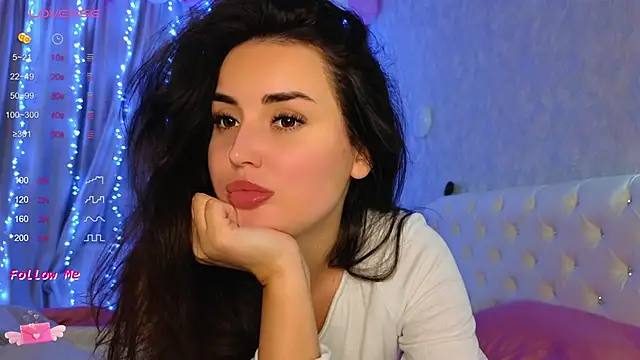 Snapshot of LaraSkinny chatting on December 17, 12:43 pm LaraSkinny online show from December 17, 12:43 pm