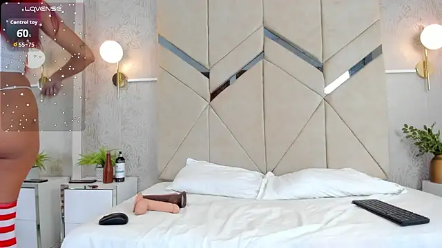 LiaVelez online show from October 15, 1:55 pm