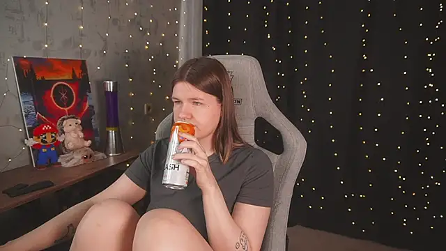 cuteamberlyyy online show from May 8, 4:18 am