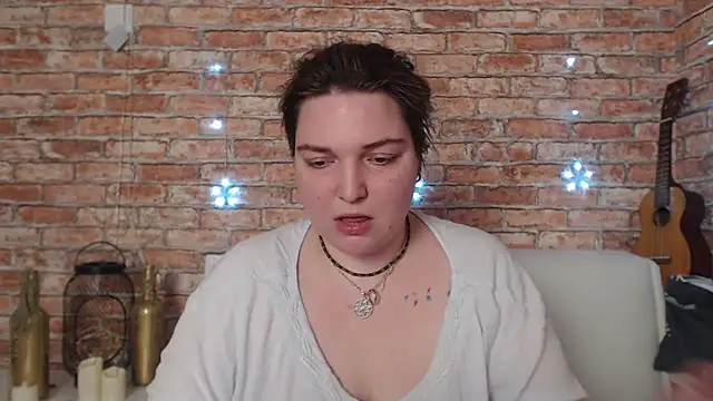 Amelia Kiss  online show from December 20, 3:47 am