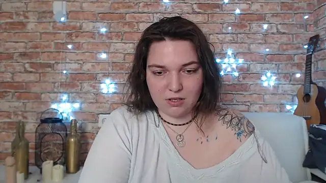 Amelia Kiss  online show from December 21, 6:52 am
