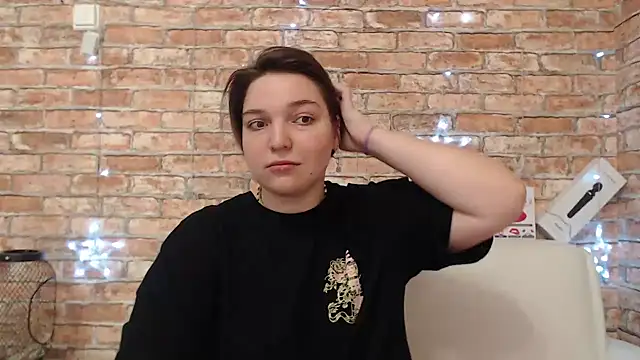 Amelia Kiss  online show from December 20, 12:40 am