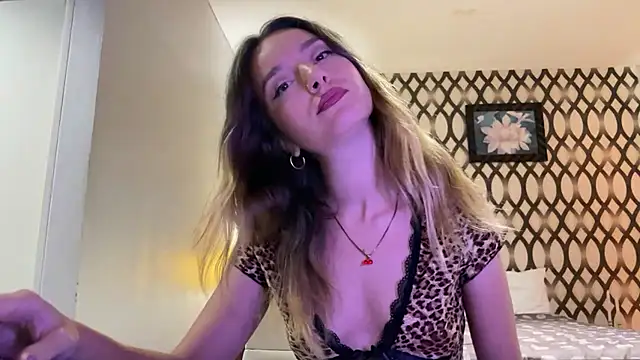 SirenaBelle online show from February 25, 9:20 am