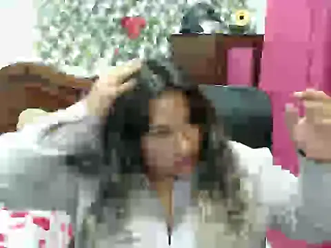 Snapshot of EmilyLove1014 chatting on December 21, 1:47 am EmilyLove1014 online show from December 21, 1:47 am