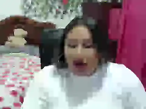 Snapshot of EmilyLove1014 chatting on January 1, 2:51 am EmilyLove1014 online show from January 1, 2:51 am