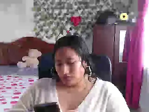 Snapshot of EmilyLove1014 chatting on January 3, 5:31 pm EmilyLove1014 online show from January 3, 5:31 pm