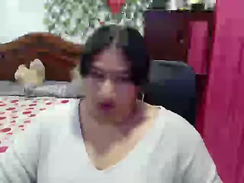 Snapshot of EmilyLove1014 chatting on January 9, 12:03 am EmilyLove1014 online show from January 9, 12:03 am