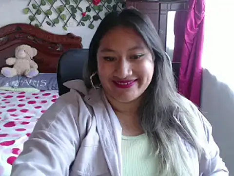 Snapshot of EmilyLove1014 chatting on January 12, 9:51 pm EmilyLove1014 online show from January 12, 9:51 pm