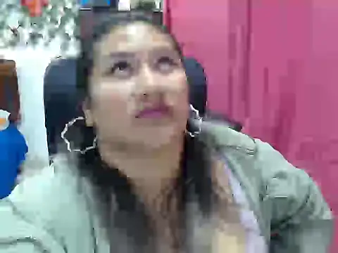 Snapshot of EmilyLove1014 chatting on February 20, 2:51 am EmilyLove1014 online show from February 20, 2:51 am