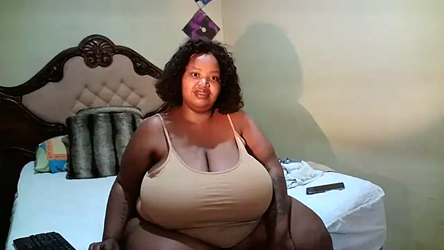 HOTBIGMELONSxx online show from June 9, 9:26 pm