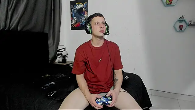 Snapshot of RyanHorseman chatting on November 4, 12:32 am RyanHorseman online show from November 4, 12:32 am