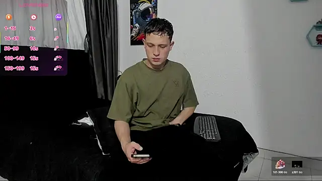 Snapshot of RyanHorseman chatting on November 13, 10:25 am RyanHorseman online show from November 13, 10:25 am