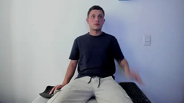 Snapshot of RyanHorseman chatting on March 28, 12:05 pm RyanHorseman online show from March 28, 12:05 pm