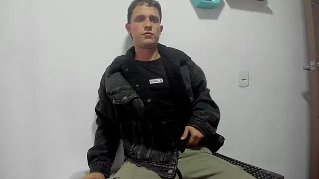 Snapshot of RyanHorseman chatting on April 5, 8:17 pm RyanHorseman online show from April 5, 8:17 pm