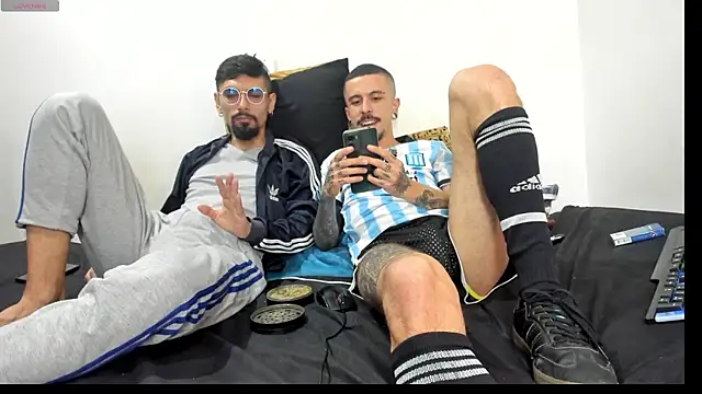 Aaron BigDickxxx online show from April 28, 7:08 pm
