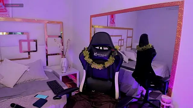 Snapshot of AvaMiia chatting on March 31, 2:28 pm AvaMiia online show from March 31, 2:28 pm