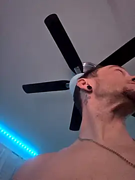 Twin2222 online show from February 6, 3:22 am